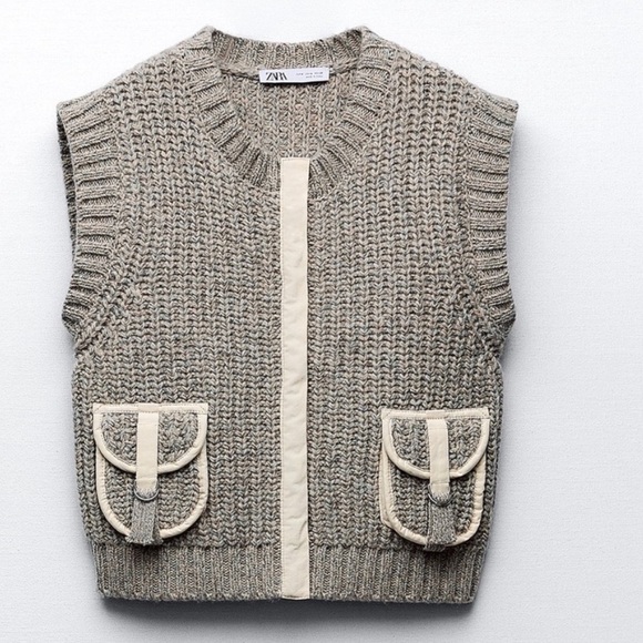 Zara Jackets & Blazers - Zara Chunky Knit Round Neck Utility Pocket
Beige Marl Gray Sweater Vest Size S